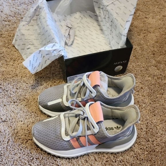 Adidas U Path Run Pink and Gray Shoes - Picture 2 of 8